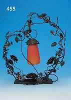 TISCHLAMPE, DAUM NANCY, SIGN., UM 1930, ORANGE-GELBER PATE-DE-VERRE-SCHIRM, SCHMIEDE- EISERNE MONTUR, VOLLPLAST. ROSENDEKOR, ELEK- TRIF., H. ...