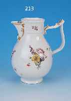 KAFFEEKANNE, MEISSEN, UM 1740, PORZELLAN, BUNTE BEMALUNG, UMLAUFEND SCHöNE BOUQUETS U. STREUBLüMCHEN, GOLDSTAFFAGE, H. 18 CM, OHNE DECKEL