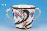 HENKELTASSE, SEVRES, UM 1755, PORZELLAN, KOBALTBLAUER FOND, FEINE PASTELLFARBENE BE- MALUNG, SCHöNER BLUMENDEKOR VON KL. U. GR. BOUQUETS, ...