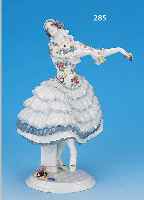 PORZELLANSKULPTUR, MEISSEN, UM 1913-15, TäNZERIN, SEITENFIGUR AUS DEM RUSSISCHEN BA- LETT, ENTW. PAUL SCHEURICH 1913, SEHR FRüHE ...