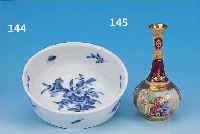 SCHALE, MEISSEN, UM 1860-80, PORZELLAN, BLAUE BEMALUNG, INNEN UND AUßEN, MITTIG GR. BLUMENBOUQUET, WANDUNG MIT STREUBLüMCHEN U. INSEKTEN, ...