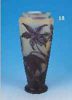 GROßE JUGENDSTILVASE, GALLéE, UM 1910, SCHICHTGLAS, H. 34 CM, LILAFARBEN üBERFANGEN, ZWISCHENGLAS PARTIELL GELB EINGEFäRBT, GUTE ...