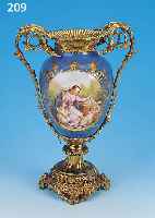 HENKELVASE, SEVRES, UM 1780, PORZELLAN, BLAUER FOND, FEINE BUNTE MALEREI IN ZWEI GROS-SEN KARTUSCHEN: MARIA MIT JESUSKIND UND JO- HANNES DEM ...