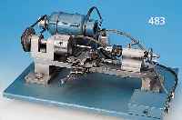 FEINMECHANIKERDREHBANK, WOHL DEUTSCH, UM 1950, AUF HOLZBRETT MONTIERT, GESAMTE WANGENLäNGE36 CM, DREIBACKENFUTTER D. 7 CM, KREUZSUPPORT,REITSTOCK ...