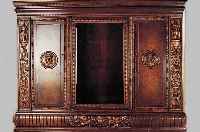 GROßER BüCHERSCHRANK, HISTORISMUS, 30ER J., NUßBAUM, Z.T. MASSIV, MITTELTEIL VERGLAST, ALTERS- UND GEBRAUCHSSCHäDEN, OHNE ...