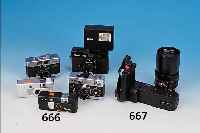 LEICA-KONVOLUT: ELMARIT-R 135MM 1:2.8, LEICA MOTOR-WINDER R3 MIT HANDGRIFF