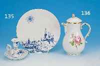 KAFFEEKANNE, MEISSEN, 2. HäLFTE 20. JH., PORZELLAN, H. 24 CM, ROTE ROSE, MIN. AN DER DECKELBEKRöNUNG REST., GOLDRäNDER
