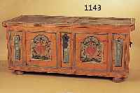 BAUERNTRUHE, SüDDEUTSCH, 1830/40, WEICHHOLZ, FASSUNG SPäTER, 66 X 150 X 66 CM, SPUREN VON WURMBEFALL, ALTERSSCHäDEN