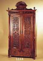 KLEIDERSCHRANK, GRüNDERZEIT, UM 1880/90, NUßBAUMFURNIER, H. CA. 226 CM MIT KRONE, 190 X 110 X 60 CM O. KRONE, ...