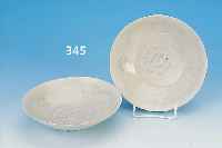 PAAR SCHALEN, SONG DYNASTIE, CHINA, 960-1279 N. CHR., PROTOPORZELLAN, H. 4.5 CM, D. 17.5 CM, GRüNLICHE SELADONGLASUR, EINGERITZTES ...