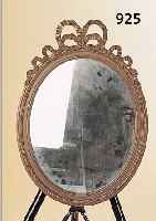 WANDSPIEGEL, FRANKREICH, UM 1900, , HOLZ GESCHNITZT UND BRONZEFARBEN GEFASST, SPIEGELGLAS ERNEUERT, CA. 68 X 48 CM