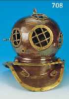 GROßER TAUCHERHELM, WOHL ENGLAND, MESSING, H. 45 CM, ALTERSSPUREN
