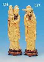 SKULPTUR, CHINA, UM 1900, ELFENBEIN GESCHNITZT, H. 16 CM, AUF HOLZSOCKEL