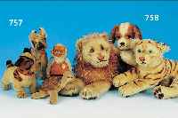 DREI STEIFFTIERE, DEUTSCH, 50/60ER JAHRE, L:30-43 CM, 1 X MIT KNOPF UND SCHILD, LöWE, HUND UND TIGER, BESPIELT