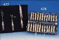 24-TEILIGES MESSERSET, UM 1900, GRIFFE AUS ELFENBEIN, FIRMA SCHMALZER, IN LADE, LEICHTE KORROSSIONS- UND ALTERSSPUREN, KLINGEN GUTER ZUSTAND, ...