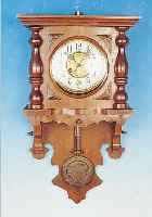 WANDUHR, DEUTSCH UM 1900, SOG. FREISCHWINGERVERZIERTES HOLZGEHäUSE, AUFSATZ FEHLT, 3-SEI- TIG VERGLAST, BEIGEFARBENER EMAILZIFFERRING, ...