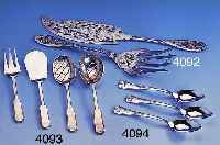 2-TEILIGES FISCHVORLEGEBESTECK, FRANKREICH, UM 1900, 950ER SILBER, EMILE PUIFORCAT, SCHWERE AUSFüHRUNG, RüCKS. BES.-MONOGR., FLORALER ...