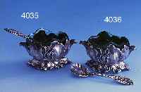 JUGENSTIL-SALZSCHäLCHEN, FRANKREICH UM 1900, 950ER SILBER, IN FORM, EINER LILIENBLüTE, GRüNER GLASEINSATZ MIN. BEST., LöFFEL NICHT DAZUGEH. ...