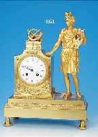 PENDULE, FRANKREICH, UM 1840/50, VERZIERTER BRONZEGUß, VIER VERZIERTE FüßE (2 DAVON VER- STELLBAR), IM SOCKEL MIT BLATTORNAMENTIK, NE- BEN UHR ...