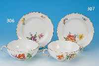 ZWEI SUPPENTASSEN MIT UNTERTASSEN, MEISSEN, 50ER J., PORZELLAN, SCHöNE BEMALUNG, DEKOR BLUME 4 UND 1 X BLUME II, 1 X 2. WAHL, JE EIN ...