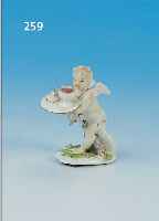 MINIATURFIGUR, MEISSEN, UM 1740, PORZELLAN, BUNTE BEMALUNG, VOLLPLASTISCHE PUTTIFIGUR ALS SERVIERER MIT TABLETT U. DARGEBOTENEM DECKEL- GEFäSS, ...