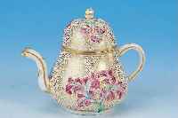 MOKKAKäNNCHEN, MEISSEN, UM 1720, PORZELLAN, REICHE FILIGRANE GOLDSTAFFAGE, APPLIZIERTER PLAST. BLUMENDEKOR, BUNT BEMALT, SELTEN, ...