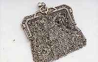 GELDTäSCHCHEN, FRANKREICH UM 1925, 800ER SILBER, REINES ART-DECO, ANHäNGEöSE