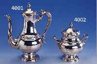 ZUCKERDOSE, FRANKREICH, PARIS UM 1900, 950ER SILBER, MEISTERMARKE CARON, PERLLEISTEN-VERZIERUNG, KLASSIZISTISCH, H CA. 19 CM, PAS- SEND ZU ...
