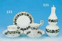 SECHS TASSEN UND EIN UNTERSETZER, MEISSEN UM 1890, TASSEN 3 X HOCH UND 3 X KLEINE, 1 X OHNE UNTERTASSE, KANNENUNTERSETZER MIT BESTOßUNG ...