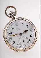 OMEGA MILITäRTASCHENUHR, REF.-NR. 1140, SCHWEIZ/ENGLAND CA. 1944, NICKEL, EMAILBL. (REP. BEI 4 U. 10), SIGN., ANKERW. VERG., 15 ST., ...