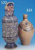 GROSSE KANNE, HöHRGRENZHAUSEN, UM 1890, STEINZEUG, REICH RELIEFIERTE SCHLACHTENDAR- STELLUNG UMLAUFEND, AUSSGUSS MIT MAKERON VER- ZIERT, ...