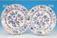TELLER, MEISSEN, UM 1820, , PORZELLAN, BLAUES ZWIEBELMUSTER ROT UND GOLDEN GEHöHT, D. CA. 25 CM