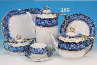 KAFFEE- UND TEESERVICE, ROSENTHAL, UM 1905, PORZELLAN, MODELL DONATELLO, BLEU ROYAL, JUGENDSTIL, GOLDRAND, BESTEHEND AUS: KAFFEE- KANNE, ...