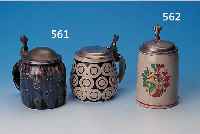BIERKRUG, STUDENTIKA, DEUTSCH, DAT. 1919, STEINZEUG, BUNTE WAPPENMALEREI, ZINNDECKEL MIT GRAV. VERBINDUNGSZEICHEN, H. 17 CM, L. BER.