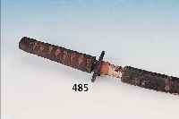 WAKIZASHI (JAP. KURZSCHWERT), BRONZETSUBA UND GRIFF 18. JH., KLINGE UND SCHEIDE 19. JH., KLINGE STARK KORRODIERT UND SCHARTIG, L. ...