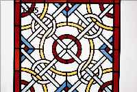 BLEIGLASFENSTER, UM 1900, BUNTES GLAS, GEOMMETR. DEKOR, MASSE CA. 57,5 X 57,5 CM, MIN. ALTERSSP.