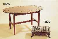 SOG. BUTLER-TISCH, ENGLAND, UM 1920, BUCHE, PLATTE MIT MAHAGONIFURNIER, ALLSEITIG ABKLAPPBAR, CA. 50 X 90 X 63 CM
