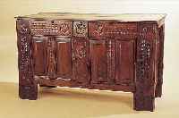 STOLLENTRUHE, HOLLAND, 1770/80, EICHE, UMGEBAUT ZUM SCHRANK, FRONT UND BEINE SEK., ZWEI SCHUBLADEN, 2-TüRIGM: ...