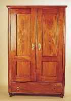 SCHRANK, SüDDEUTSCH UM 1860, KIRSCH MASSIV, SOCKELSCHUBLADE, KLEIDERHAKEN, RESTE ALTEN WURMBEFALLS, O. SCHLüSSEL, BESCHLäGE SEK., M.: ...