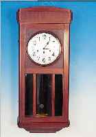 WANDUHR, JUNGHANS, 1920/30, HOLZGEHäUSE, MA-HAGONIFARBEN GEBEIZT, SCHWUNGBEREICH DES PEN- DELS FACETTIERT VERGLAST, ZIFFERBLATT VERSIL- BERT, MASS. ...