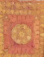 OSMANISCHES TEXTIL CA. 114 X 114 CM. EHZ.4-5 UM 1800 GOLD UND SILBERFäDEN BESTICKT.