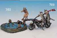 WIENER BRONZE, NACH 1950, 6 X 6 CM ZWEI KATZEN AUF MOTORRAD