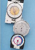REISE-WANDERMESSGERäTE-KONVOLUT: IN GEH. QUALITäT, 1X ALTIMETER (HöHENMESSER U. BARO- METER VON GISCHARD), 1X AUTODREHKOMPAß, 1X ...