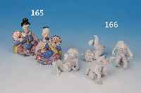 PAAR WACKELPAGODEN, VOLKSTEDT, 20. JH., PORZELLAN, H. 12 CM, BUNT BEMALT, ASIATE UND ASIATIN, BEMALT, MIT GOLDSTAFFAGE, DEKORATIV