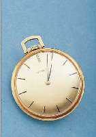 GUEBELIN HERRENTASCHENUHR FRACKUHR, SCHWEIZ UM 1965, GG 750/000, 17 ST., STOßGES., SAT. BLATT, AUFGEL. GOLD-STD.-ZEICHEN M. ONYXEINL.,D. CA. 40 ...