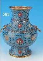 GROßE VASE, CHINA, UM 1590-1630, SPäTE WAN-LI-DYNASTIE, BRONZEKORPUS, REICH BUNT EMAILLIERT IN CLOISONNé-TECHNIK, TüRKISBLAU- GRUNDIG, ...