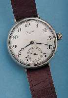 LONGINES ARMBANDUHR, SCHWEIZ UM 1937, NICKELSCHARNIERBODEN ZU REP., GLASR. GEDR., EMAILBL.HAARR., SIGN., AUßEN ROT 13-24, BRüCKENANKERW.VERG., ...