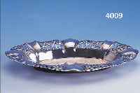 ANBIETSCHALE RUMäNIEN 30/40ER JAHRE, 800ER SILBER, RAND MIT FLORALER DURCHBRUCH- ARBEIT, MEISTERMARKE AG - UNGEDEUTET, CA. 4.5 X 38 X 22 ...