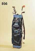 GOLFSET, ENGLAND, 1. HäLFTE 20. JH., BLAUE TASCHE, 3 DRIVER UND 6 SCHLäGER, KORRODIERT, BESCH.