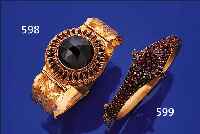 ARMREIF MIT GRANAT, ROSE 585/000, REICH ZISELIERT, MITTELTEIL MIT GR. FACETT. GRANAT UND 30 GRANATNAVETTES, NIEDERLANDE NACH1900, MIT ...